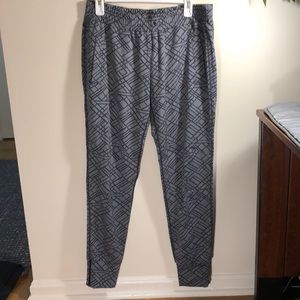 Black and gray gym yoga joggers